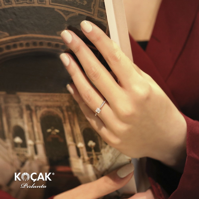 0.36 Karat Prenses Kesim Pırlanta Yüzük